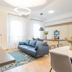 Antico Borgo 7 - Elegant Walking Distance To Historic Centre Italy