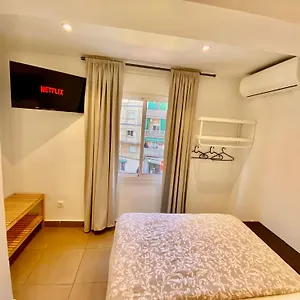Nuevas Con Bano Privado Frente Al Metro St Mwc Barcelona-fira Apartment L'Hospitalet de Llobregat