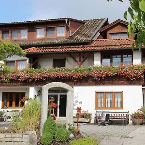 https://pension-zum-ebenstein-am-donausteig.com-bavaria.com